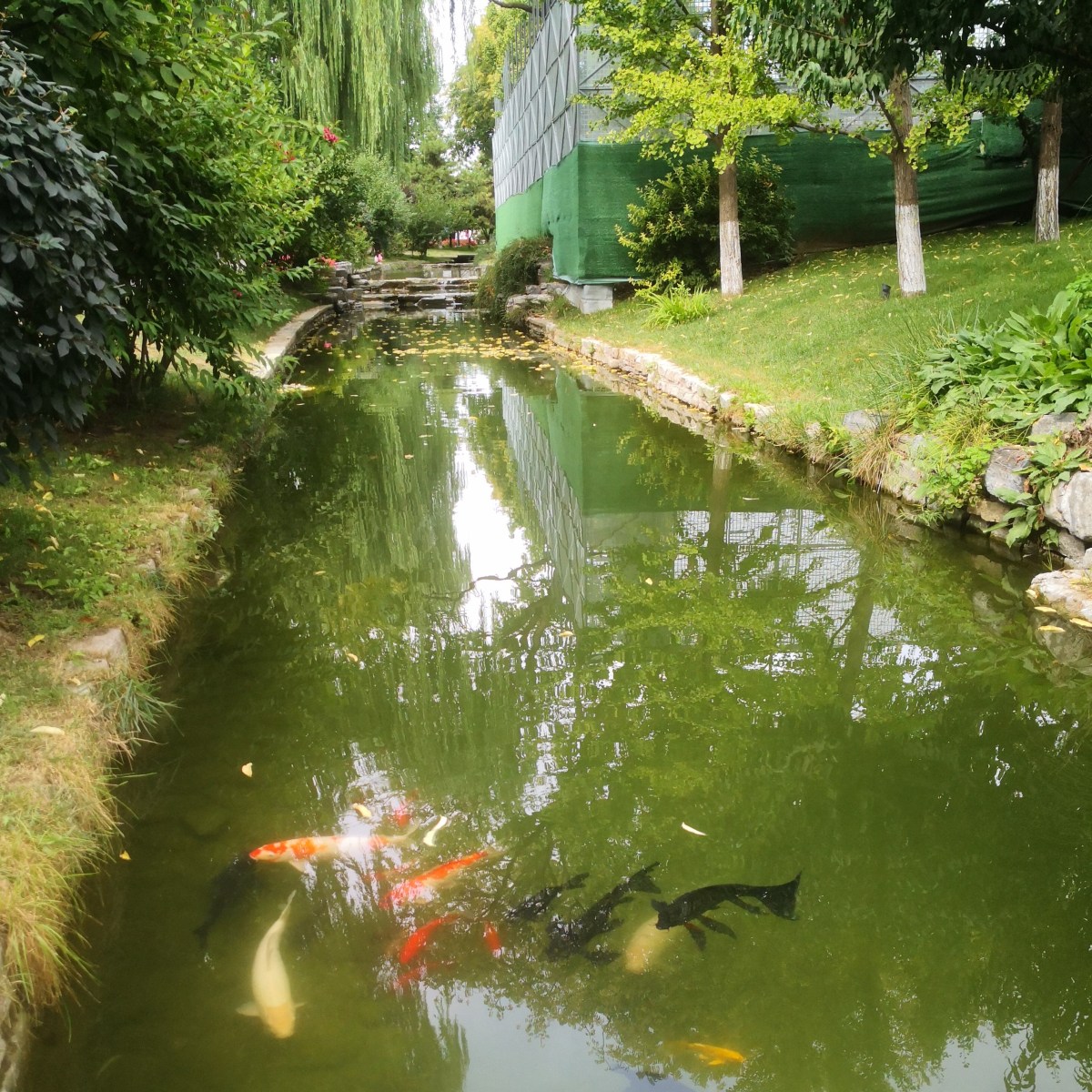 Guildes d&rsquo;antan au bord du canal Sanlihe à&nbsp;Pékin